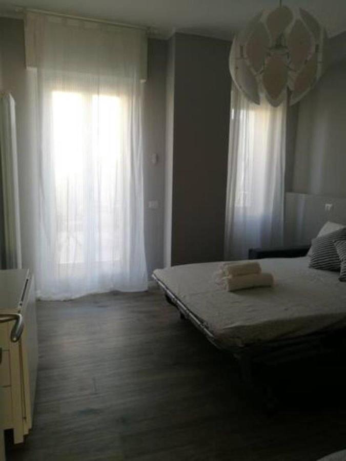 Appartamento Con Grande Terrazzo In Via Lomellina - Lome 527 Milaan Buitenkant foto