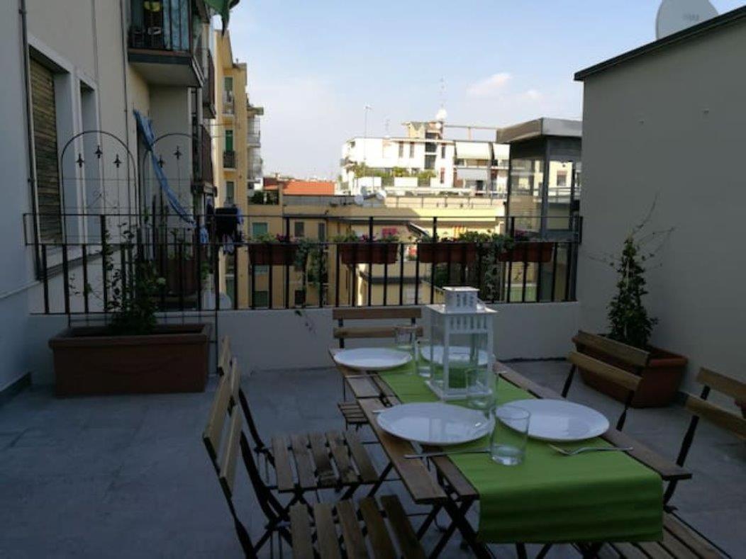Appartamento Con Grande Terrazzo In Via Lomellina - Lome 527 Milaan Buitenkant foto
